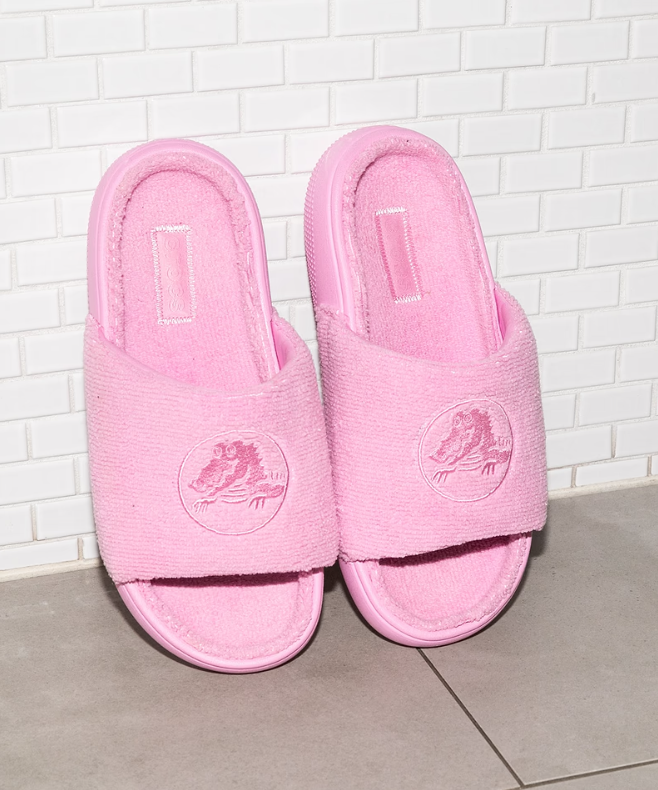 【CROCS】 CLASSIC TOWEL SLIDE Amazon.com | Crocs Classic Towel Slide Green Ivy Men's 2